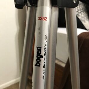 Bogen 3352 tripod on wheels